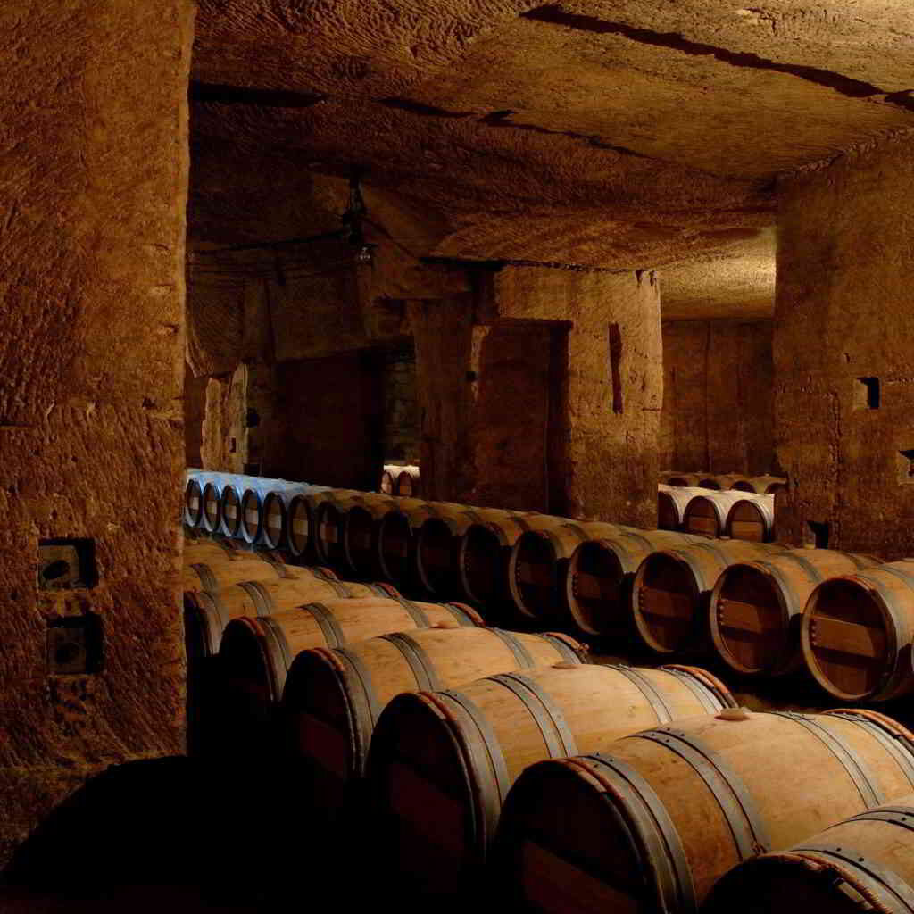 Saint Emilion barrels in Château Ausone @ Alain Beguerie CRTA