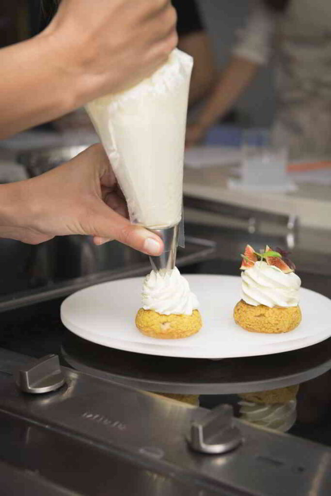 Baking Class at Alain Ducass School of cuisine ©Benjamin Schmuck