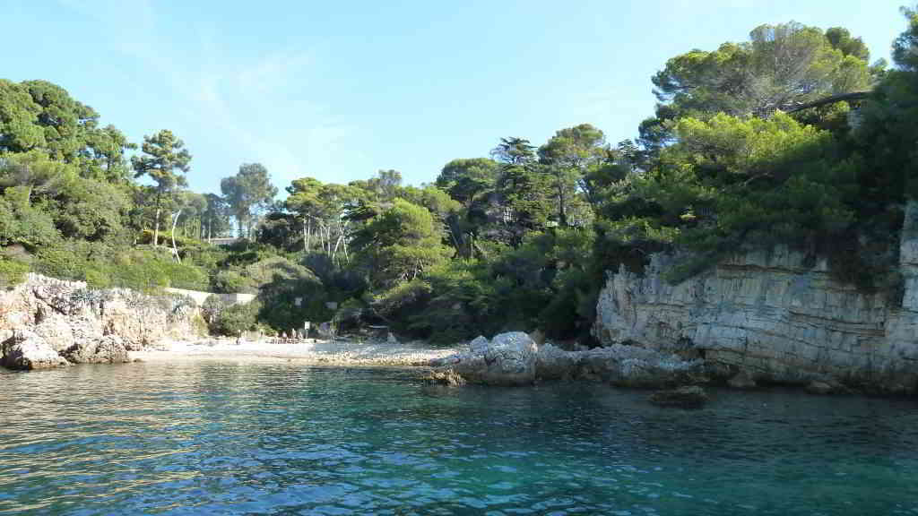 The Billionaires' Bay in Cap D'Antibes