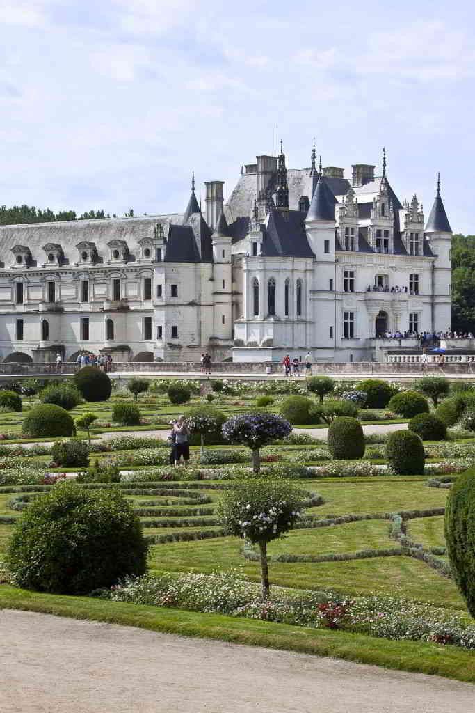 Chenonceau architecture and gardens ©Dian Marc