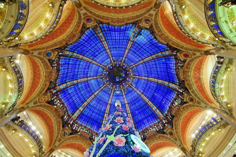 christmas coupole ceiling galeries lafayette decoration