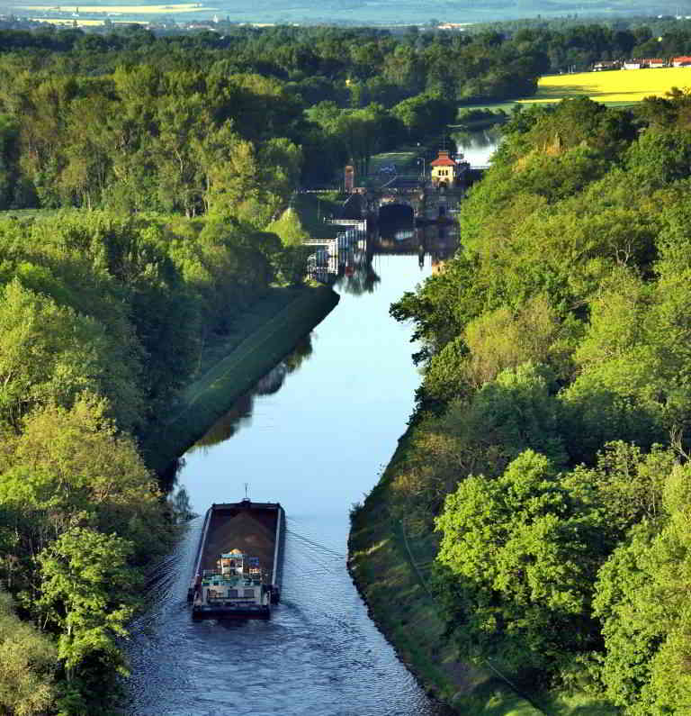 A cruise on the Canal de Midi in the Pyrénées