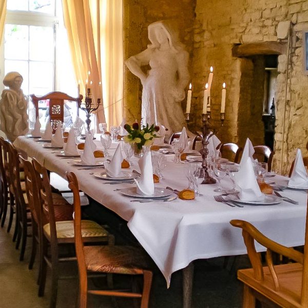 dressed table chic historical building