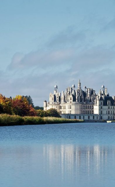 hauts de loire chambord loire castle water