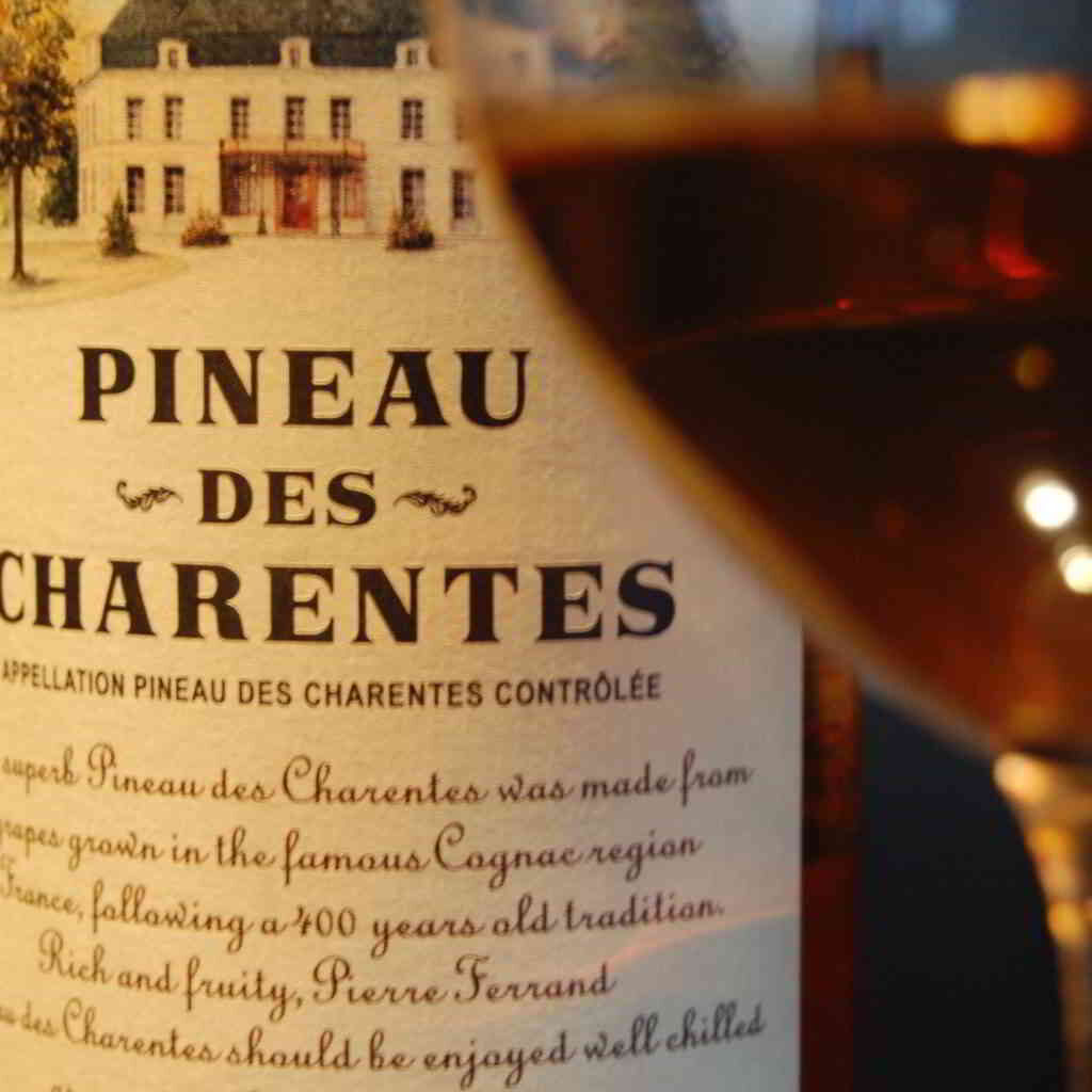 Pineau des Charentes glass ©BitterBooze