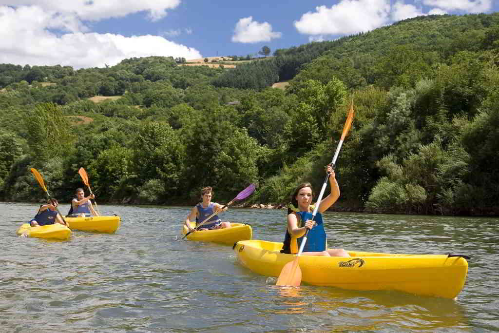 Kayaking in a river in the Pyrénées