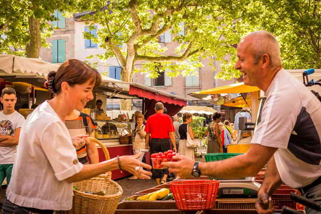 A open air market in the Pyrénées CDTTarn_Pascale Walter